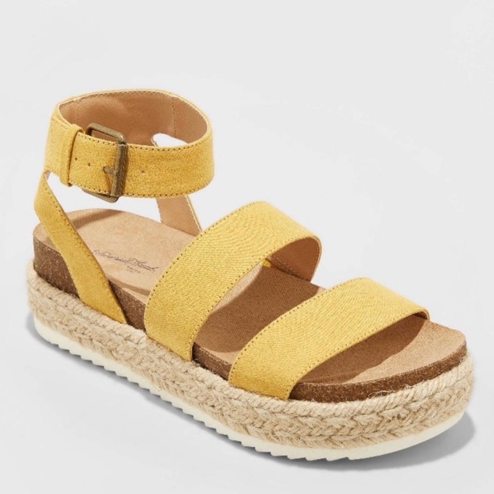 Universal Thread Sandals Yellow Size 7